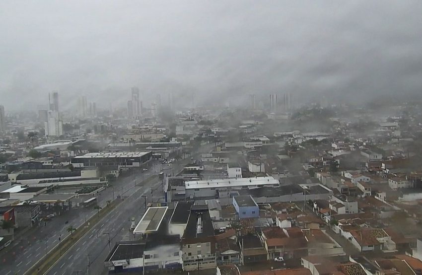  Frente fria provoca chuvas em Salvador￼