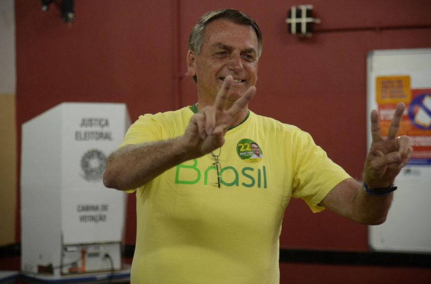  Bolsonaro vota às 8h02 no Rio