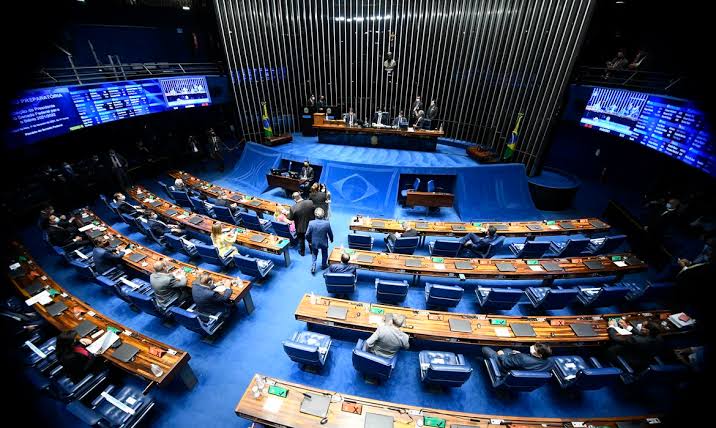  PEC da transição para pagamento de programas sociais é aprovada por Comissão do Senado