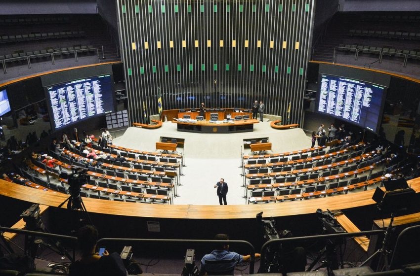  Câmara aprova aumento da pena de feminicídio para até 40 anos