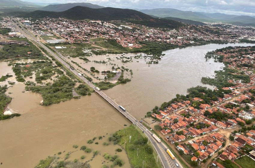  Estado concederá empréstimo e tarifa social a vítimas das enchentes