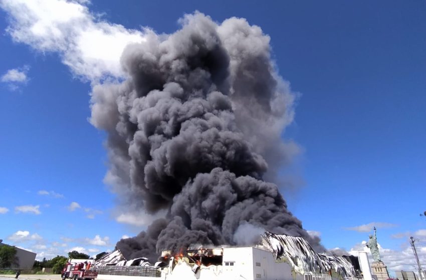  Loja da Havan pega fogo em Vitória da Conquista