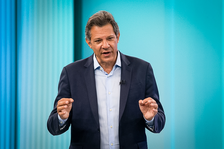  Haddad diz que novo governo precisa de mais tempo para decidir sobre o ‘imposto zero’ sobre combustíveis