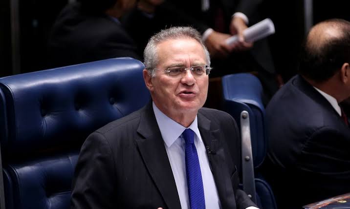  Renan Calheiros pede ao STF que Bolsonaro volte ao país