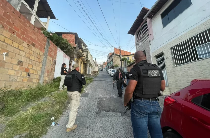  Homens são presos em operação da polícia contra assassinatos e tráfico de drogas