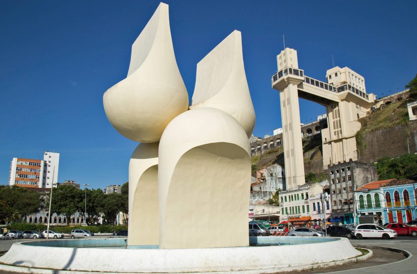  Fonte da Rampa do Mercado volta à Praça Cairu