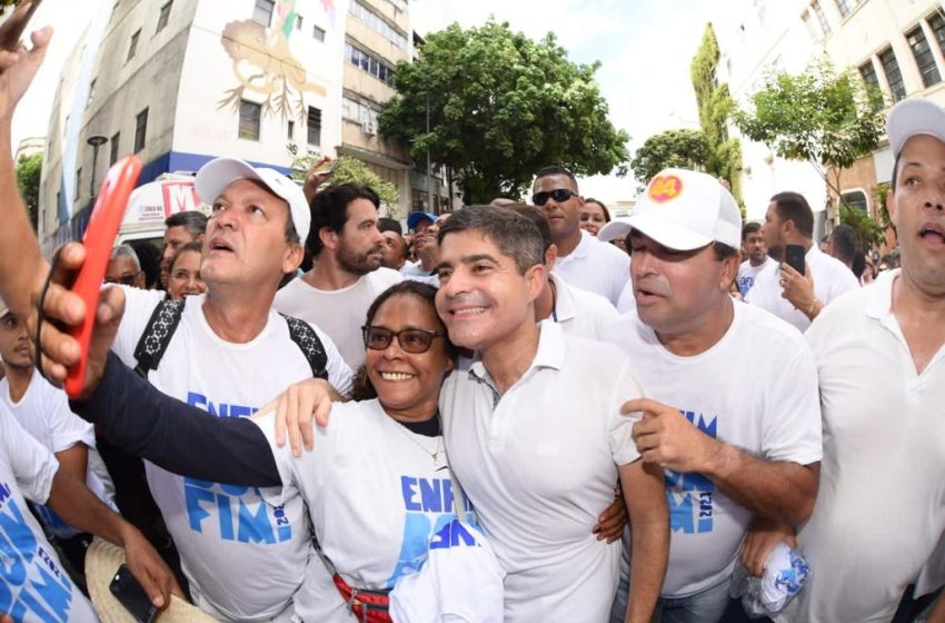  Ex-prefeito de Salvador, ACM Neto participa da Lavagem do Bonfim