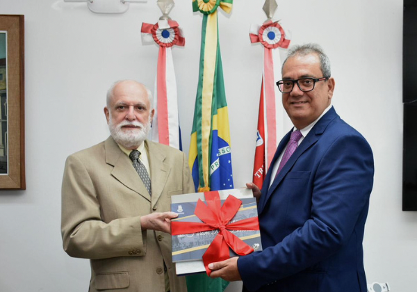  Vereador Carlos Muniz visita presidente do TJBA