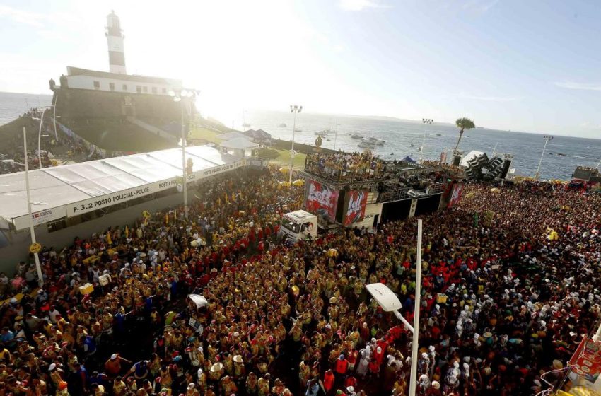  Pedro Tourinho descarta mudança de Carnaval da Barra para Boca do Rio
