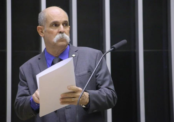  Deputado bolsonarista ataca Flávio Dino: “Vem buscar minha arma, seu merda”