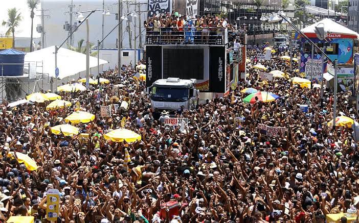  Associações dos Blocos e Camarotes enviam carta aberta ao Prefeito Bruno Reis