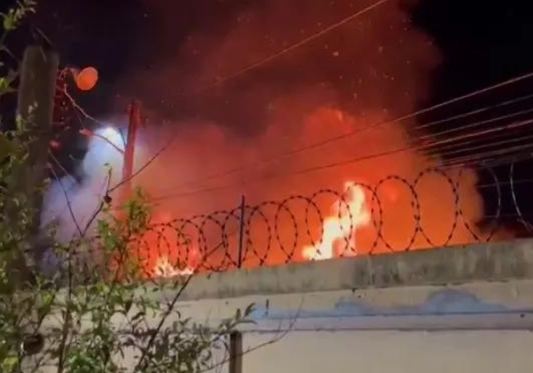  Incêndio atinge terreno em Salvador