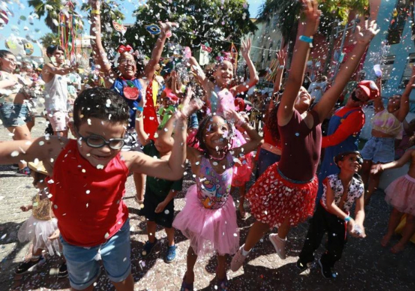  Baile infantil atrai famílias inteiras para o Carnaval no Pelourinho