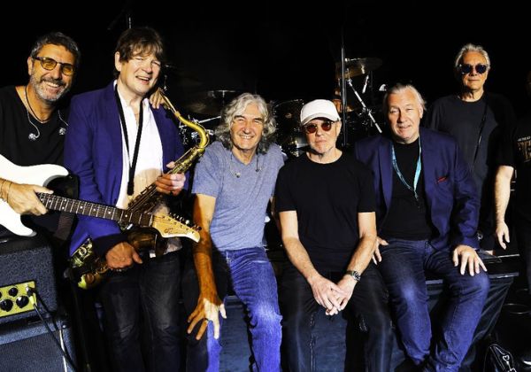  Dire Straits traz show da turnê para Bahia em maio 