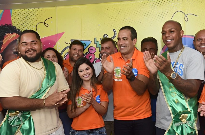  Oh Polêmico e Dan Vasco recebem faixas de embaixadores do Carnaval