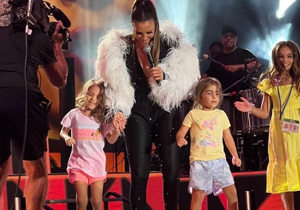  “Minhas crias, minhas vidinhas, meus amores infinitos”; Ivete Sangalo celebra aniversário das gêmeas