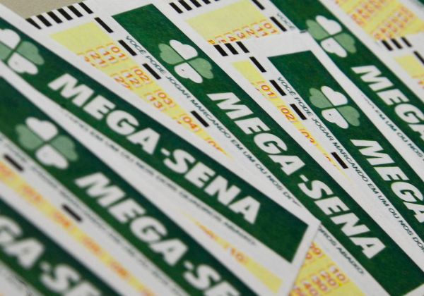  Ninguém acerta Mega-Sena e prêmio vai a 160 milhões na quarta (8)