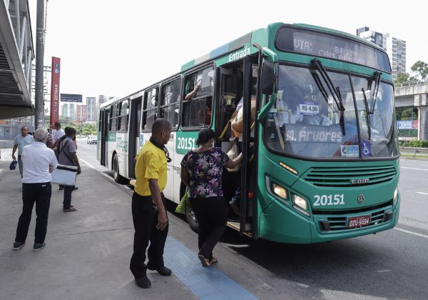  Prefeito de Salvador afirma aumento de tarifa de ônibus: “Está na hora de iniciar essa discussão”