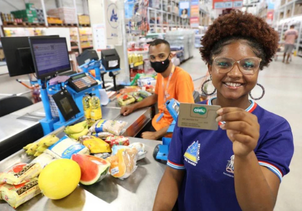  Famílias de estudantes receberão primeira parcela do Bolsa Presença