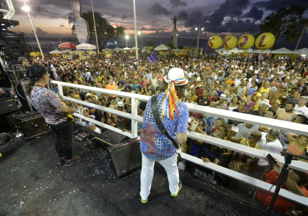  Projeto Pôr do Sol traz shows diários na Praça Castro Alves