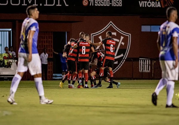  Vitória vence Jacobinense dentro de casa