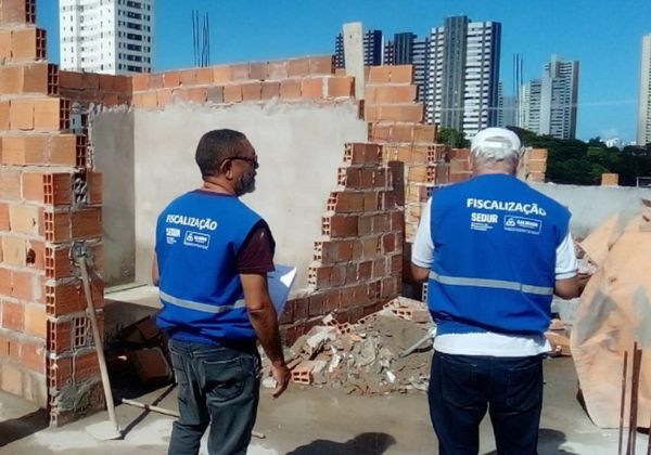  Prefeitura derruba pavimento de construção irregular próximo ao Terreiro da Casa Branca