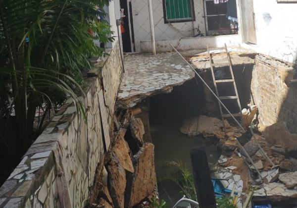  Laje construída sobre canal desaba em Salvador