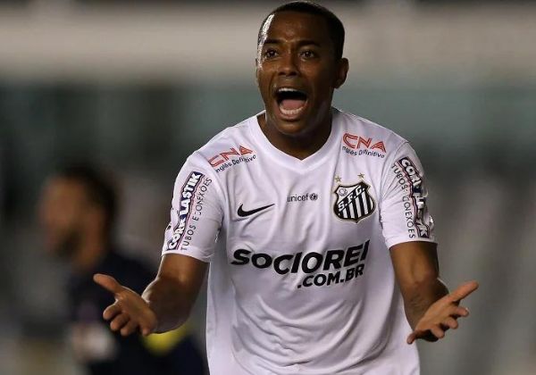  Defesa de Robinho pede que STJ rejeite requerimento da Itália