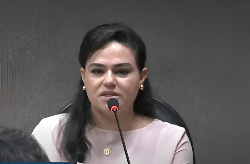  Aline Peixoto é exonerada da Sesab; Jerônimo a nomeia como nova conselheira do TCM