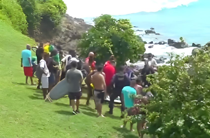  Turista morre afogada ao tirar selfie no Farol da Barra