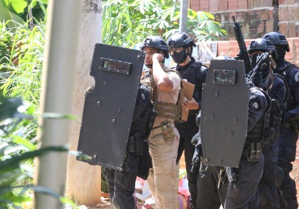  Bope liberta reféns e prende quarteto em Tancredo Neves