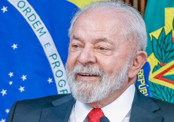  Lula crítica Banco Central durante evento dos 100 dias de governo: “Estão brincando com o país”