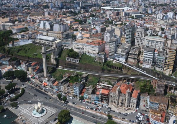  Vinte criminosos envolvidos em boatos ou tentativas de causar pânico em escolas são alcançados na Bahia