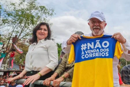  Lula retira Correios e outras estatais de programas de privatização