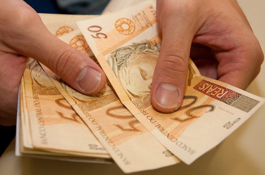  Pagamento do 13° deve gerar circulação de R$291 bilhões na economia do país