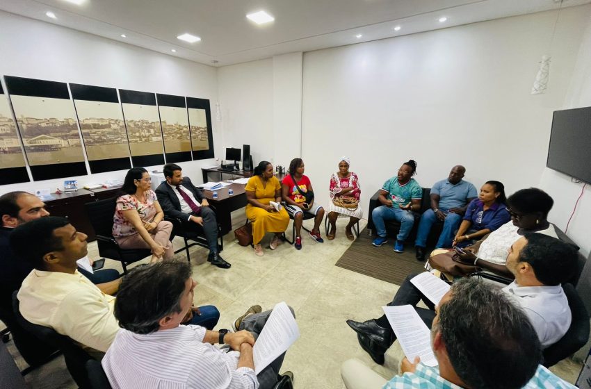  Semop promove reunião com ambulantes para discutir cadastro das festas populares em Salvador