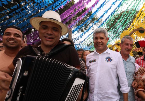  Jerônimo acompanha festa junina em Cruz das Almas, no Recôncavo baiano