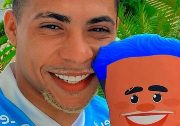  Bahia lança boneco inspirado no jogador Vitor Jacaré