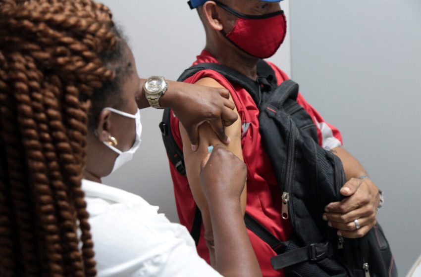  Vacinação de rotina contra Covid-19 e gripe retorna em Salvador na segunda (21) 