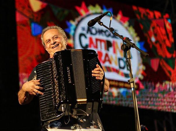  Após polêmica, Flávio José é anunciado na programação de São João na Bahia