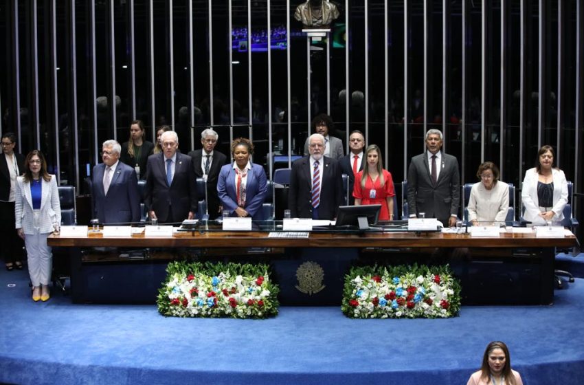  No Congresso Nacional, Jerônimo Rodrigues participa de sessão solene que celebra os 200 anos do 2 de Julho