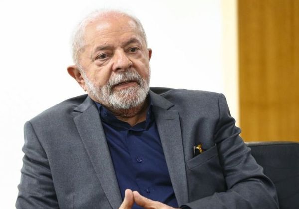  Lula passa por avaliação médica no Hospital Sírio-Libanês