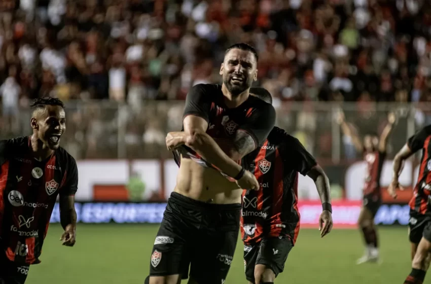  Segue o líder! Vitória bate Chapecoense e volta à liderança