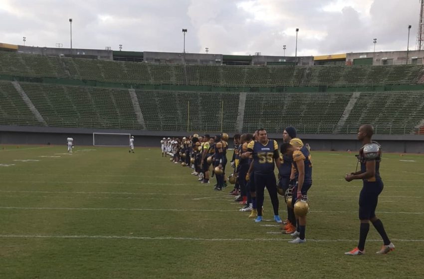  Presidente da Cavalaria 2 de Julho celebra anúncio da construção da arena de futebol americano em Salvador