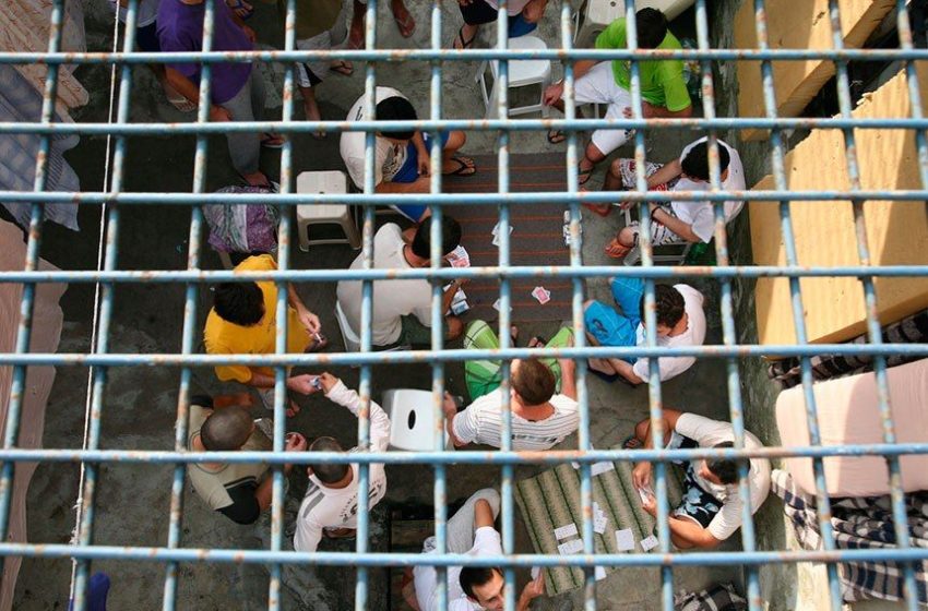  População carcerária do Brasil permanece entre as maiores do mundo