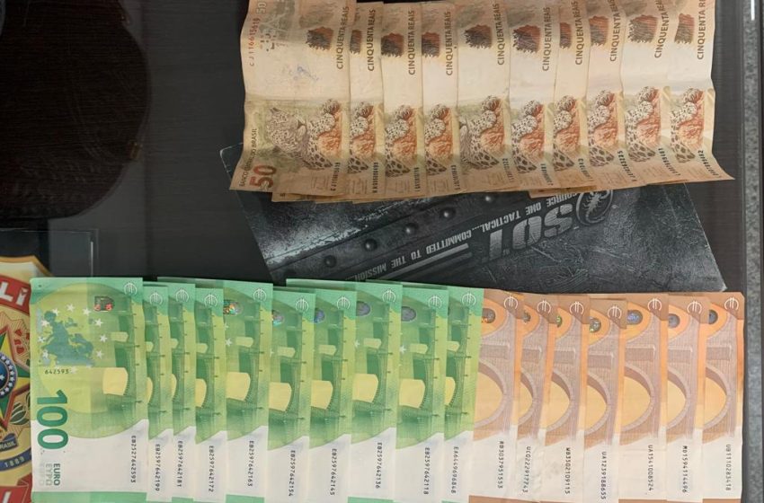  PF prende mulher que transportava mais de 3kg de cocaína no Aeroporto de Salvador