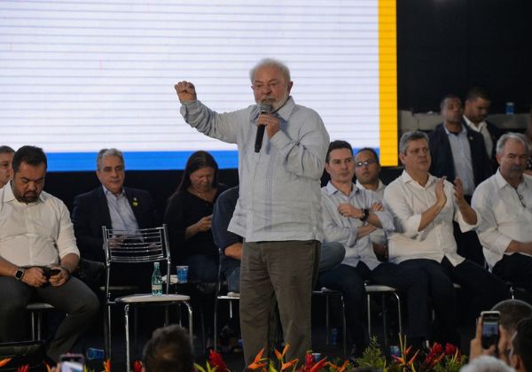  Lula lança em Teresina o programa Brasil sem Fome