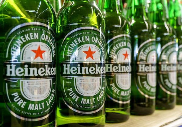  Heineken vende operação na Rússia por 1 euro e deixa o país