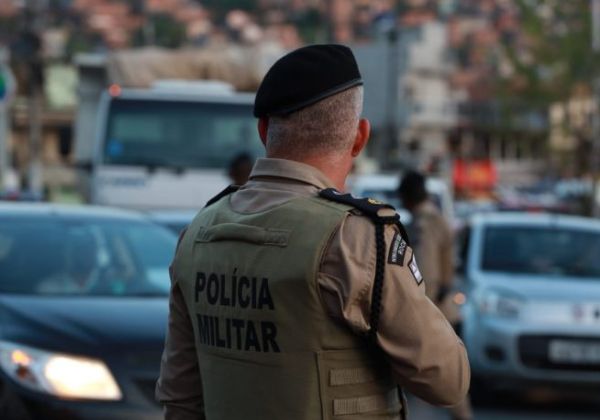  Dois policiais morrem após troca de tiros, no Bairro do IAPI, em Salvador