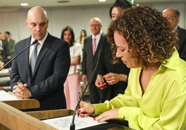  TSE empossa primeira ministra negra na história